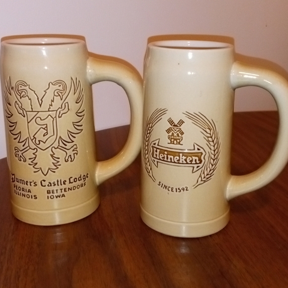 Jumer's Castle Lodge Heineken Set of 2 Steins‎